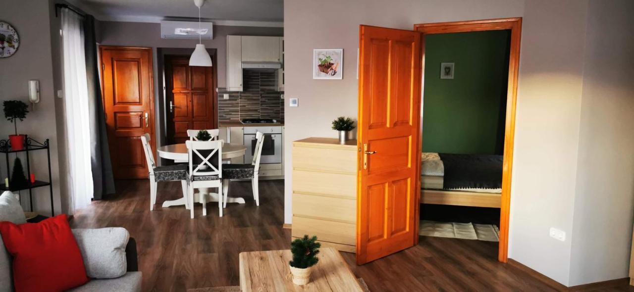 Pannonia Apartman Естерґом Екстер'єр фото