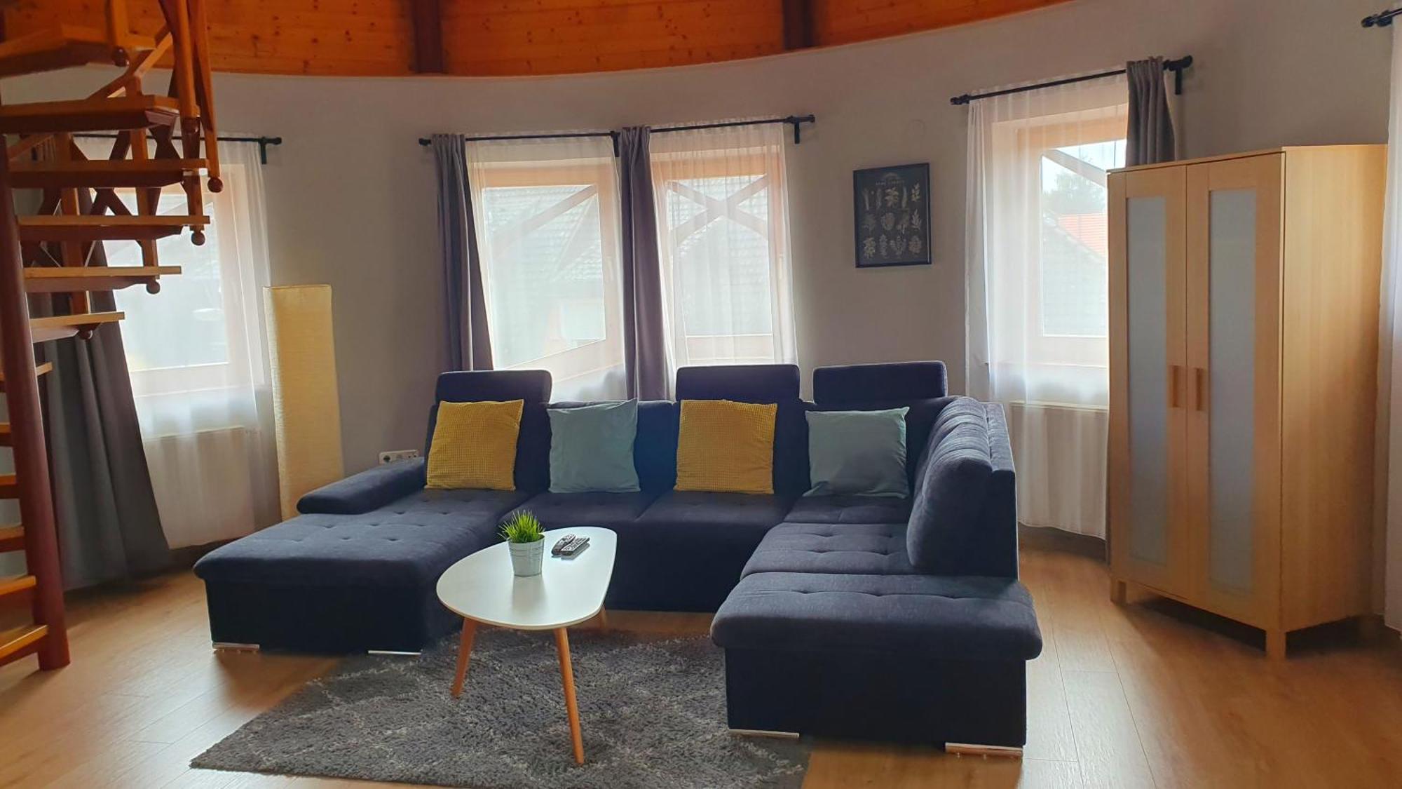 Pannonia Apartman Естерґом Номер фото
