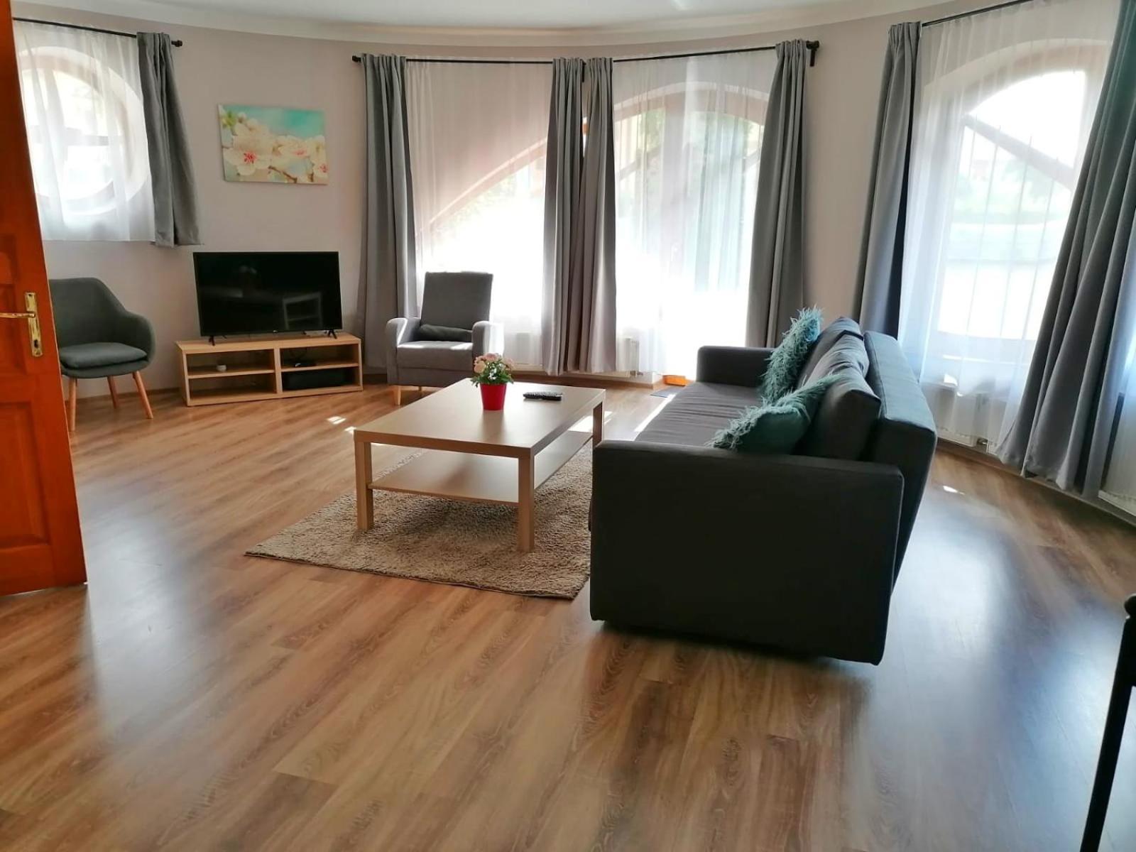 Pannonia Apartman Естерґом Екстер'єр фото
